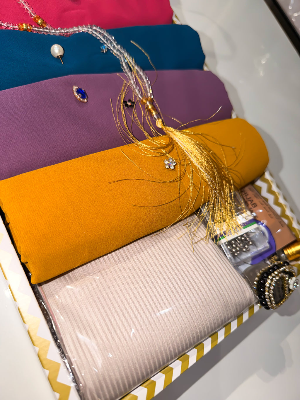 Mbs Alshifa Chiffon Hijab & Accessories Combo