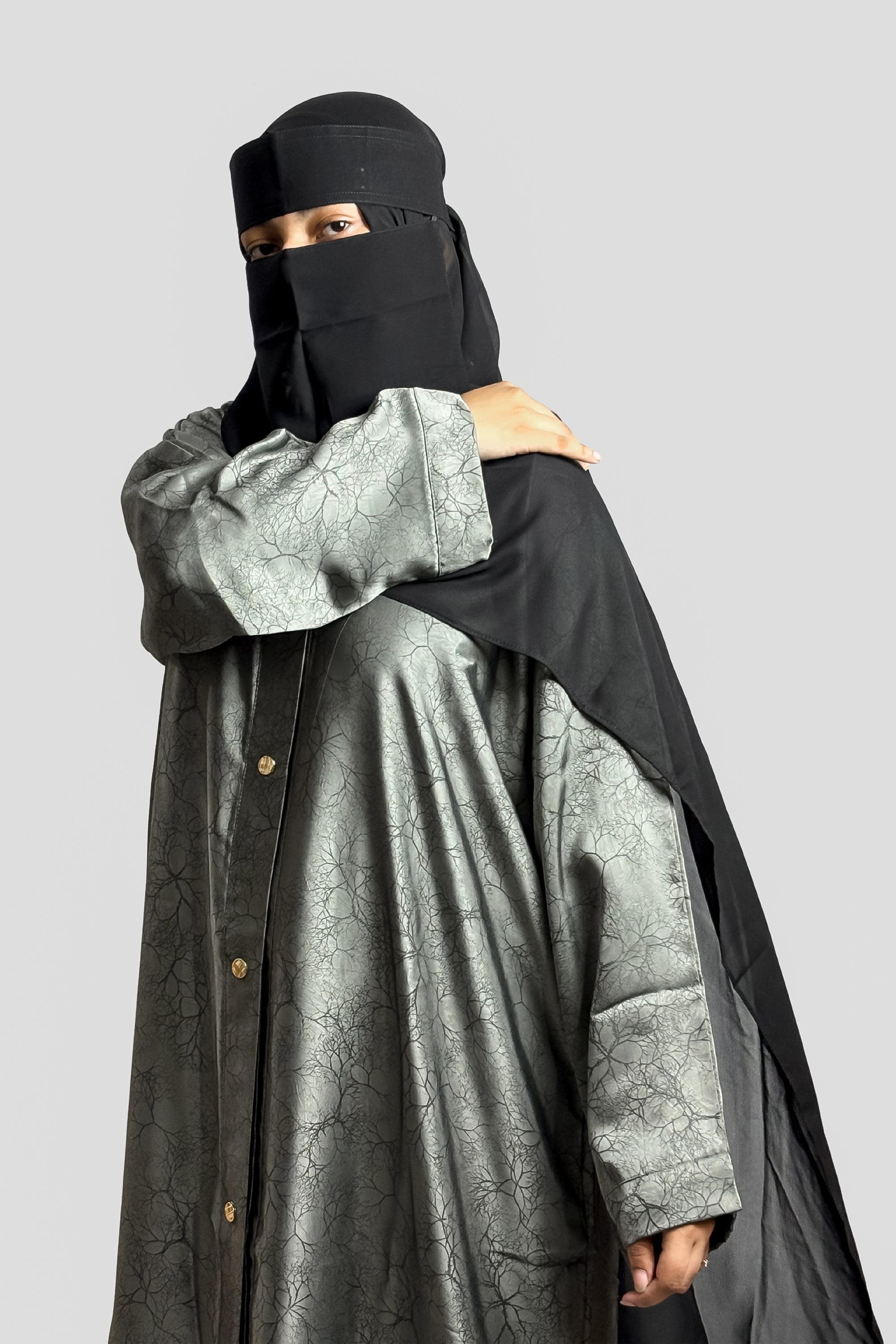 Elegant Grey Printed Abaya – Free Size | Soft Tiktok Fabric | Front Button Closure