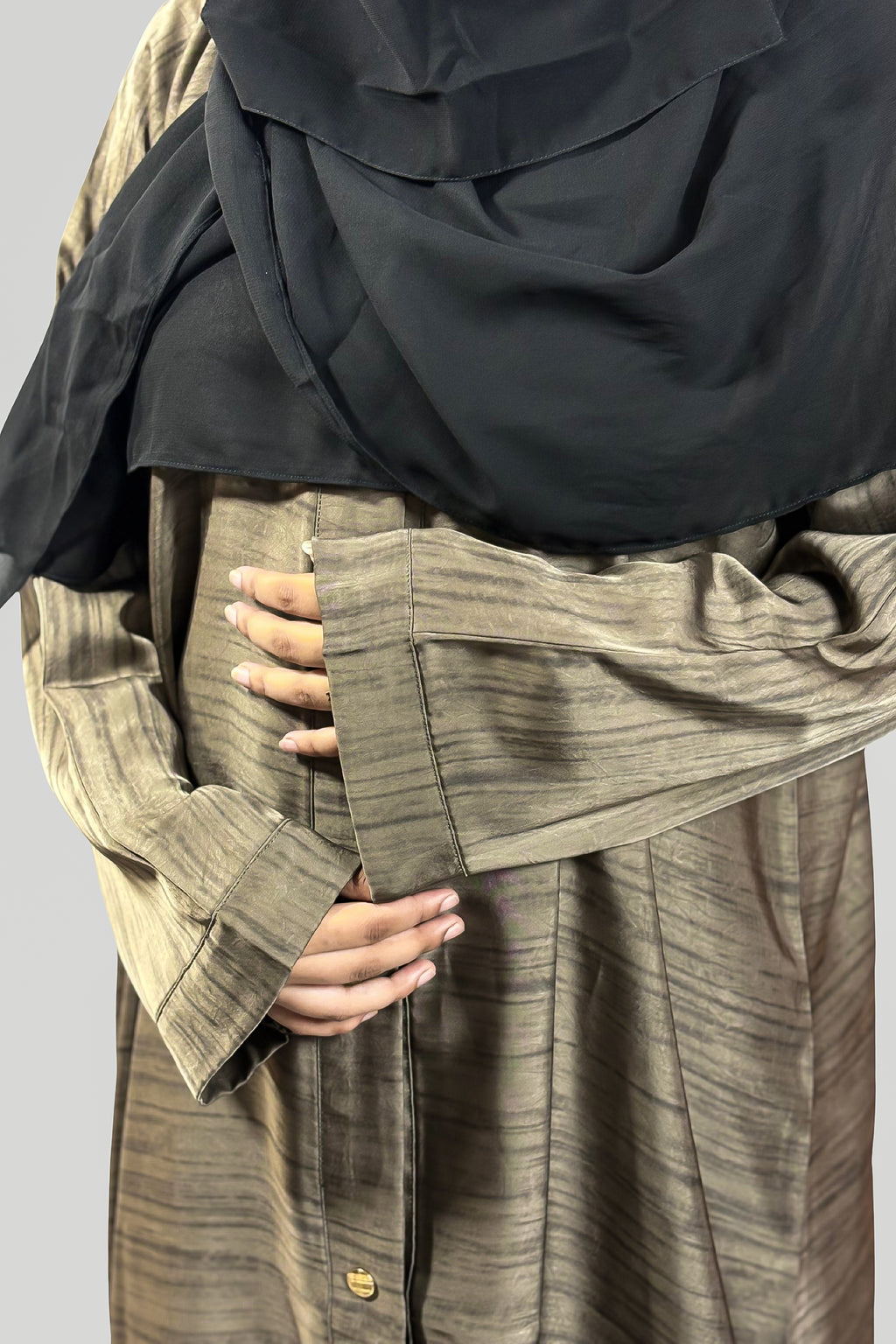 Premium Brown Textured Abaya – Free Size | Soft Tiktok Fabric | Front Button Closure