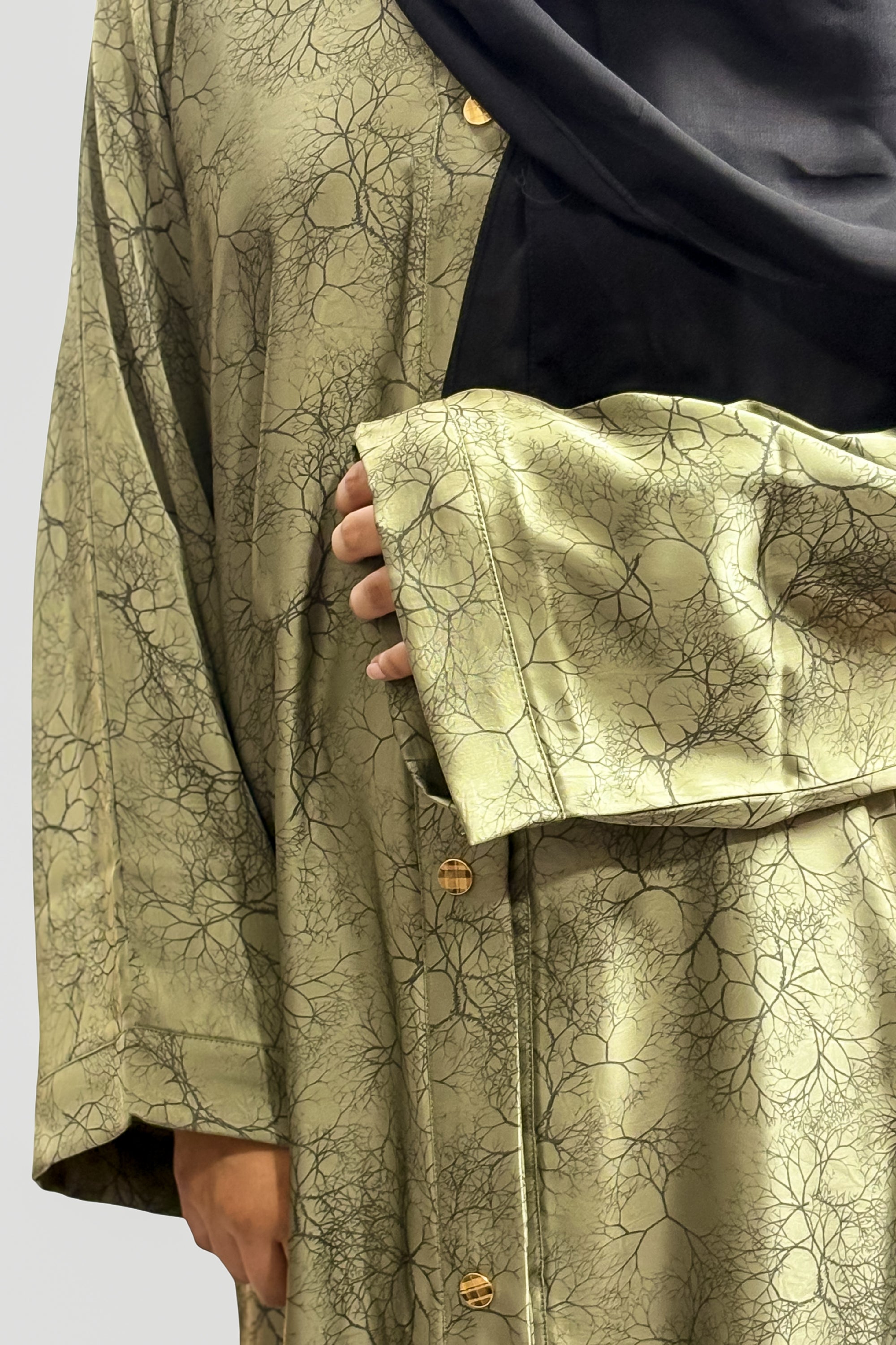 Premium Olive Green Printed Abaya – Free Size | Soft Tiktok Fabric | Front Button Style