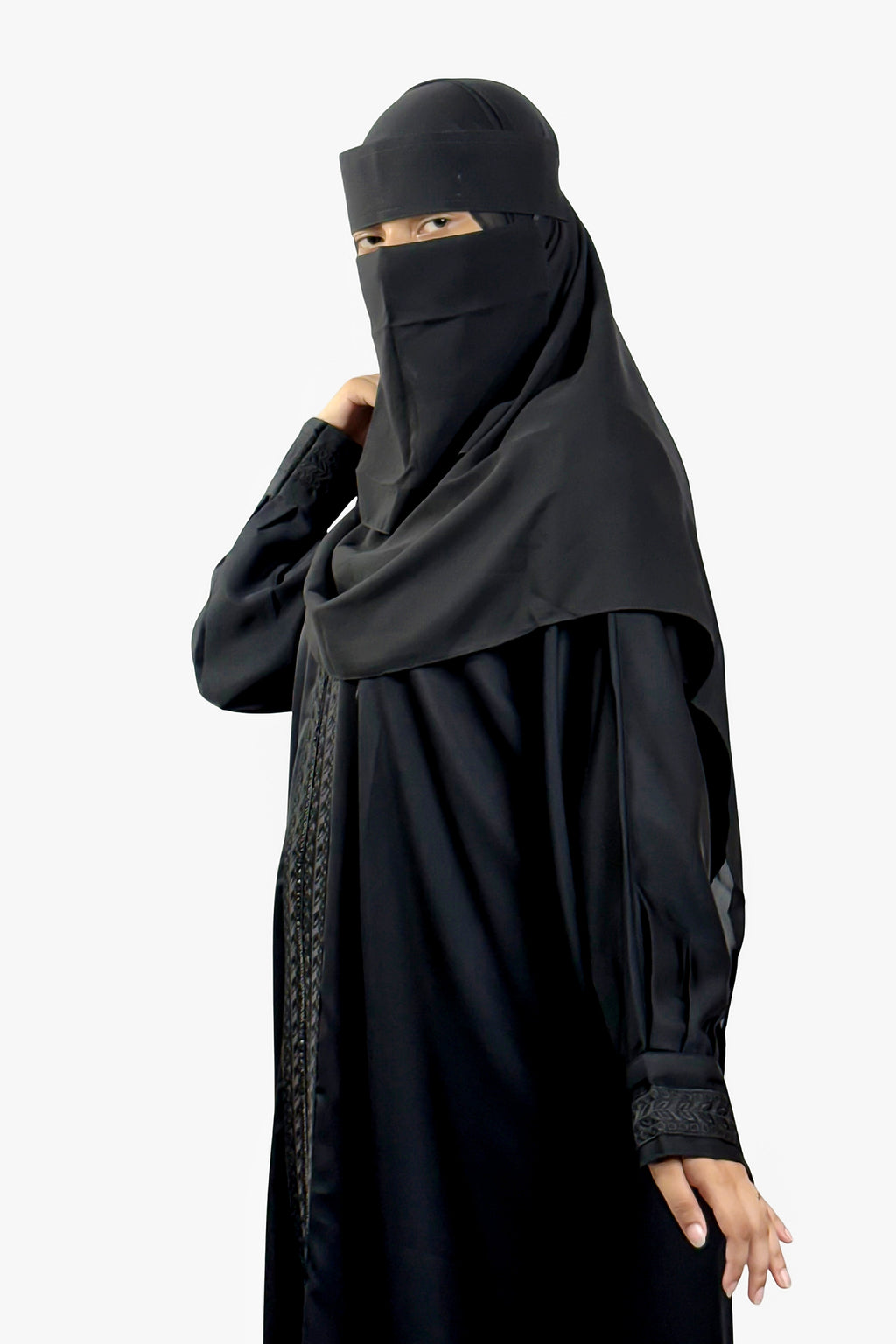 Classic Black Embroidered Abaya – Free Size | Premium Tiktok Fabric | Elegant Modest Wear